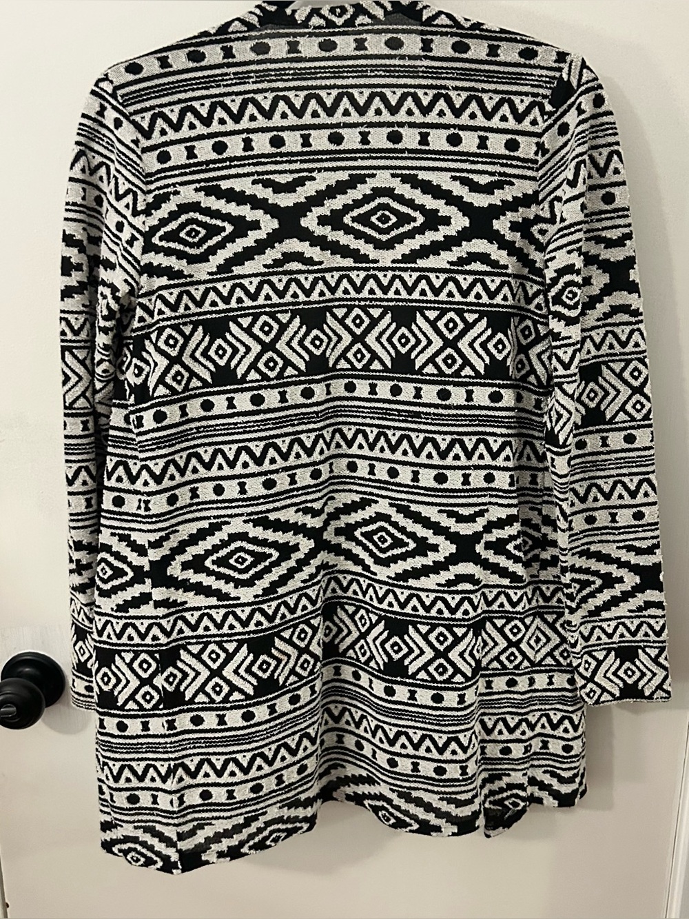 American Eagle Women’s Open Cardigan Sweater White Black Lightweight Aztec Small - Picture 3 of 7